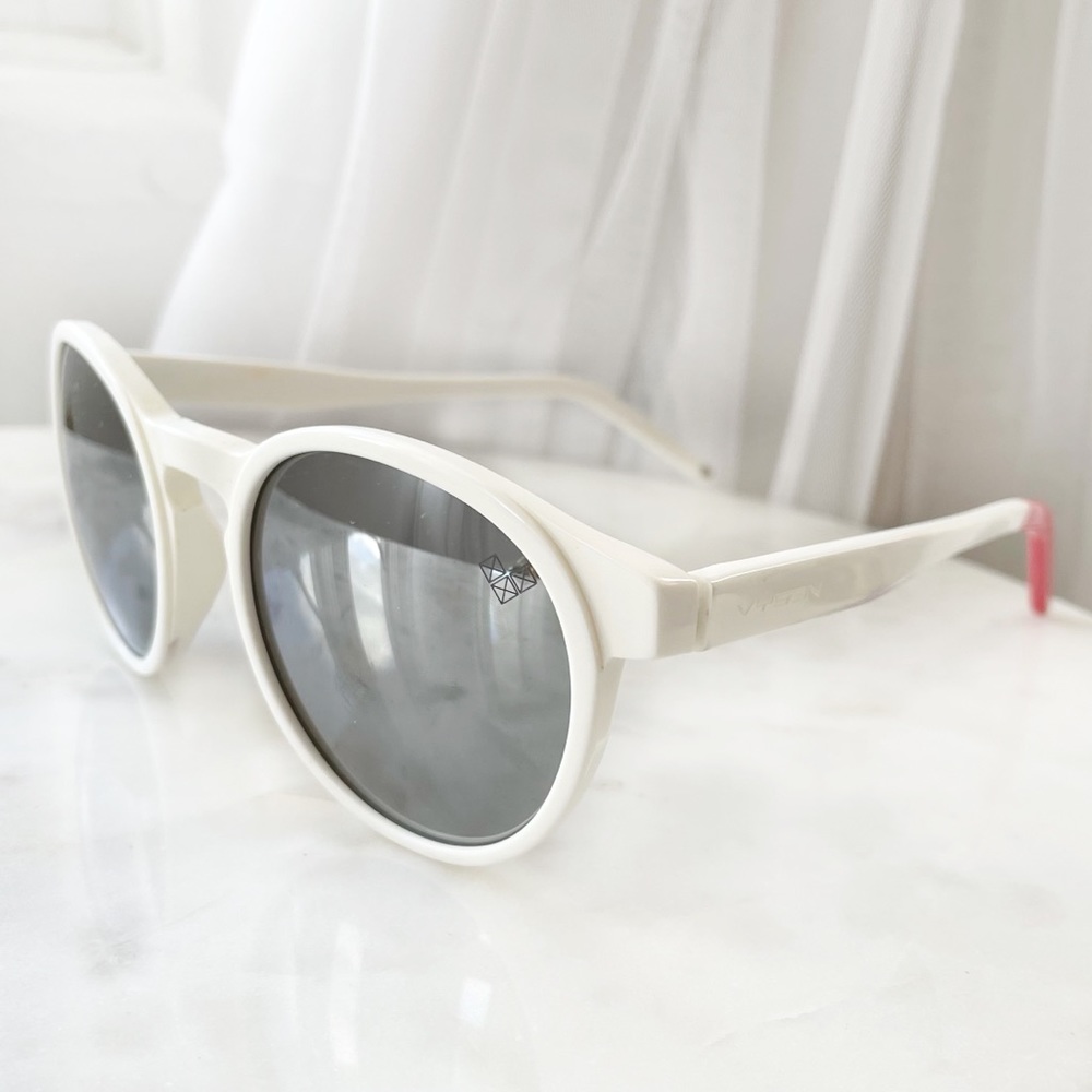VYSEN Eyewear Aviva Sunglasses White